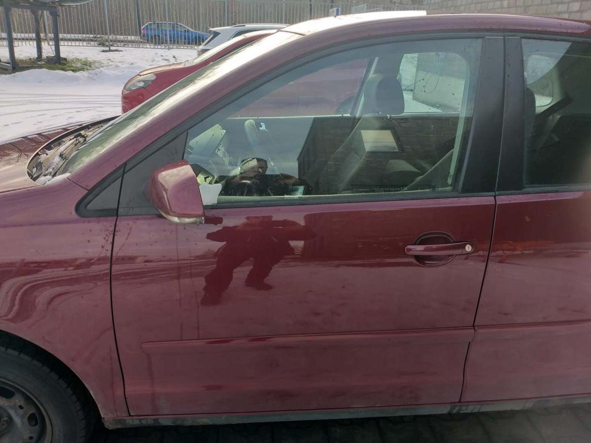 VW Polo 9N3 original T&uuml;r vorn links LC3R Winterred 5-T&uuml;rer Rohbau Bj.2005